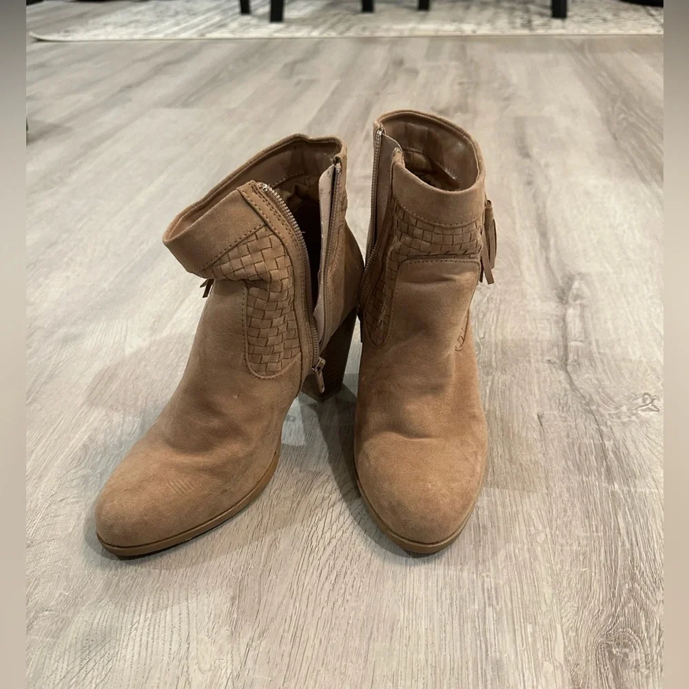 Tan booties - Picture 3 of 4